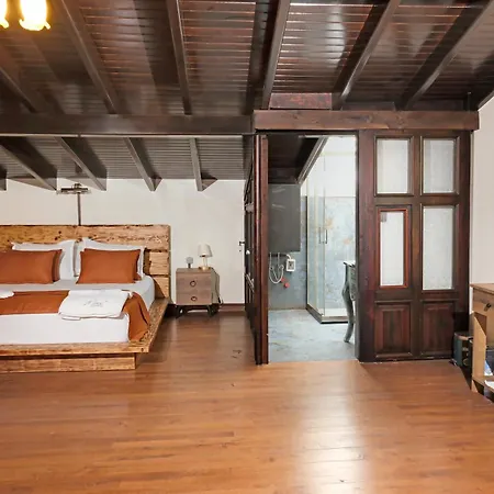 Mai Alaçatı Çeşme